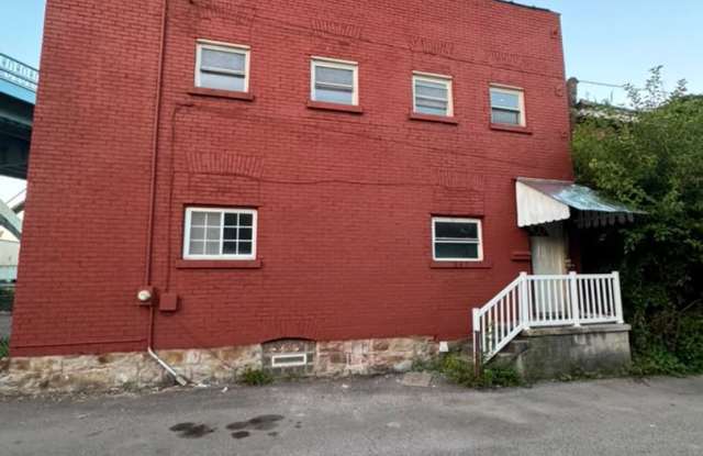 Charming 3BR Home in McKees Rocks photos photos