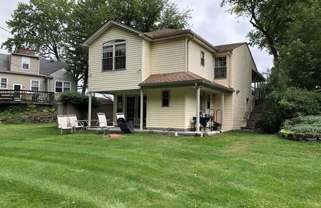 23091 LAKE Way - 23091 Lake Way, Farmington, MI 48336