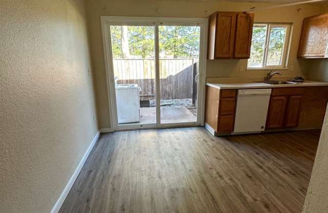 18770 NW Shadow Lane- Rock Creek Duplex Gallery 3