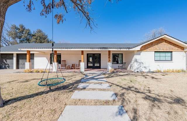 2600 W Dengar Ave photos photos