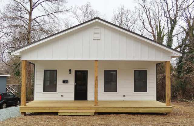 303 Knolls Street Gallery 1