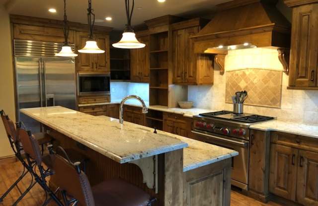 Lakin's Bel Lago #101, 540 West Beaver Creek Blvd Gallery 2