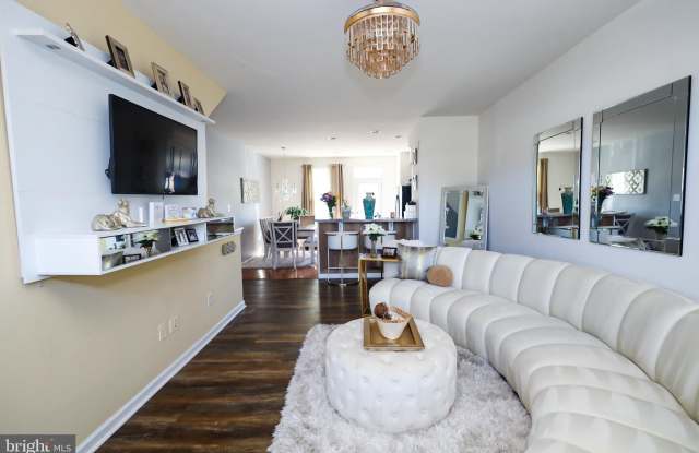 107 FRANKLIN CIRCLE - 107 Franklin Circle, Somerdale, NJ 08083