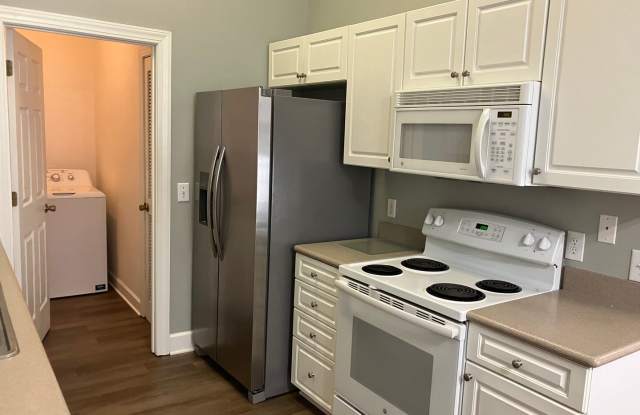 2 Bedroom / 2 Bath at Summerfield Gallery 4