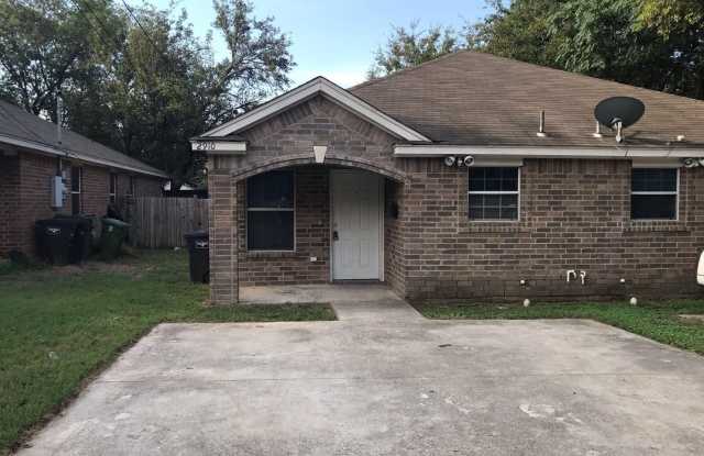 2910 Ennis Ave. - 2910 Ennis Ave, Fort Worth, TX 76111