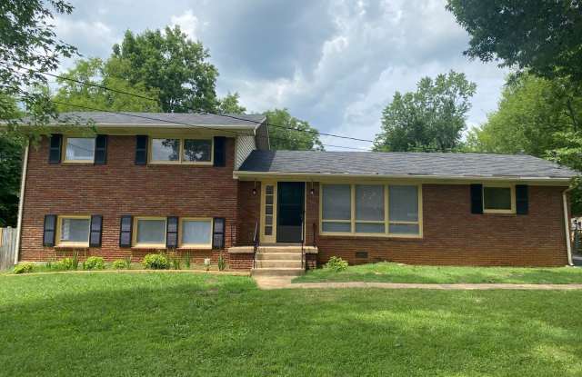 Charming 4 BR, 2 BA, Close to MTSU, 1 Car Garage, Large Carport photos photos Charming 4 BR, 2 BA, Close to MTSU, 1 Car Garage, Large Carport photos photos