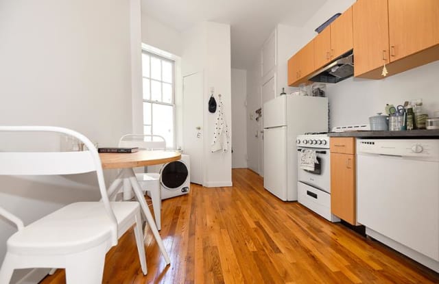 320 West 17th Street - 320 W 17th St, New York City, NY 10011
