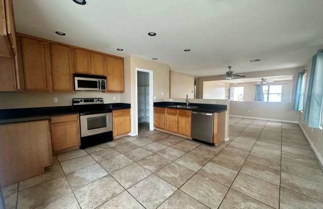 2612 W Mobile Ln. Gallery 3