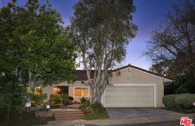 2887 Bottlebrush Dr - 2887 Bottlebrush Drive, Los Angeles, CA 90077