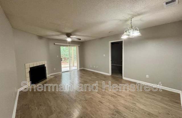 306 Commons Dr Gallery 2