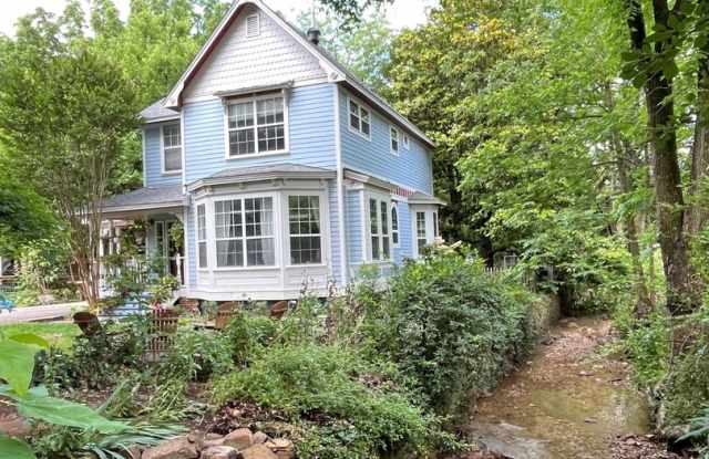 HISTORIC DOWNTOWN 3 bedroom 2.5 bath home photos photos