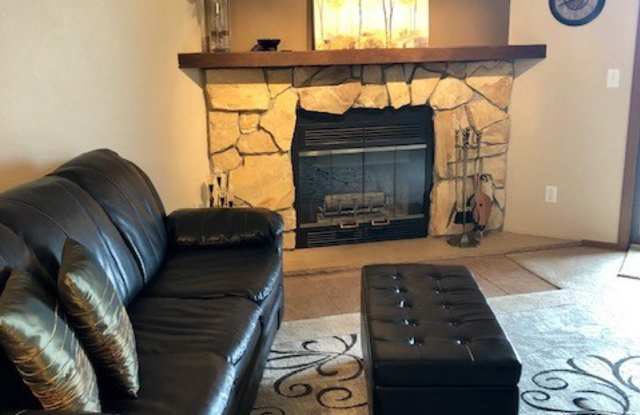 1 Bedroom, 1 Bathroom Condo with 3-season porch on Mille Lacs in Garrison, MN photos photos