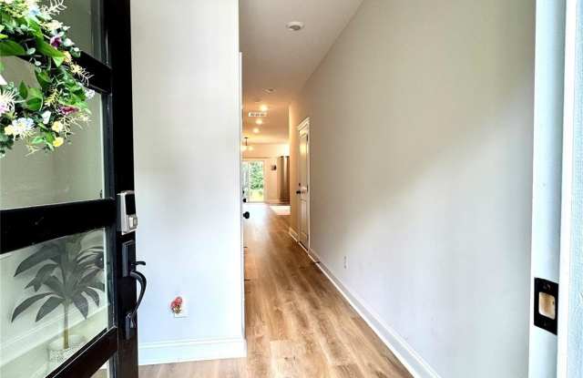 507 Greenwood Drive Gallery 3
