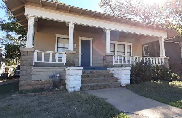 Spacious 3 Bed, 1 Bath Near Historic Fairmount- 76104 - 1325 Hurley Avenue, Fort Worth, TX 76104