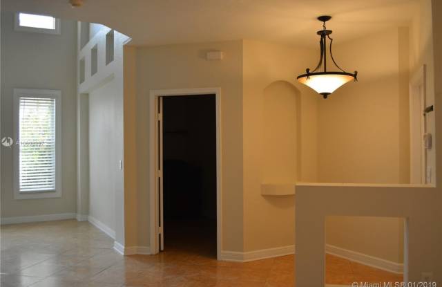 5081 SW 136th Terrace Gallery 4