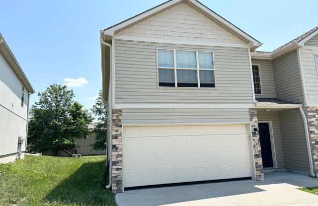 3 Bed | 2.5 Bath | 2 Car Garage Townhome in Grain Valley photos photos