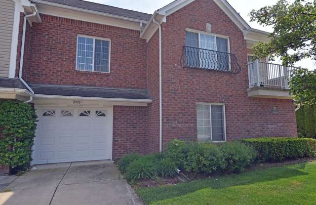 Shelby TWP 2-BR, 2-BA with Attached Garage, Lower Unit, Immediate Occupancy - 8272 North Annsbury Circle, Macomb County, MI 48316