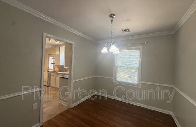 2811 E 1st Pl Gallery 4