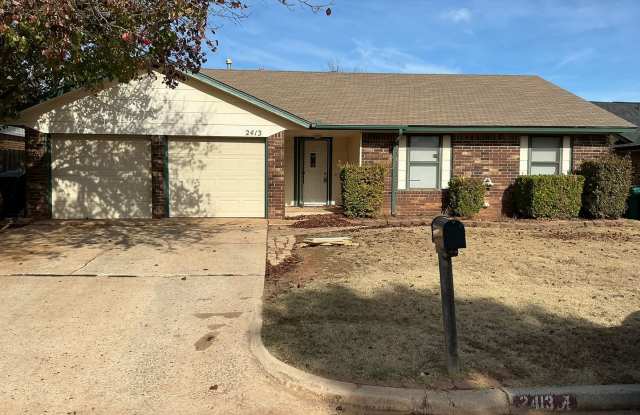 3 bed, 2 bath ,fenced back yard in Moore Schools, ready for move in! - 2413 Southwest 103rd Terrace, Oklahoma City, OK 73159