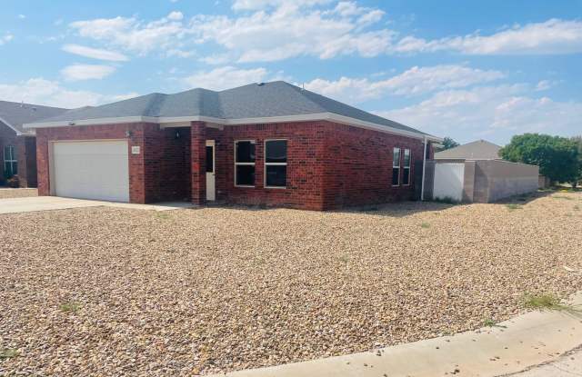 Your Ideal Home: 3 Large Bedrooms, 2 Bathrooms, and a 2-Car Garage! Gallery 2