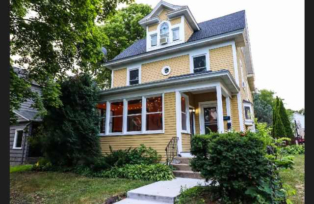 3112 Fremont Ave S photos photos