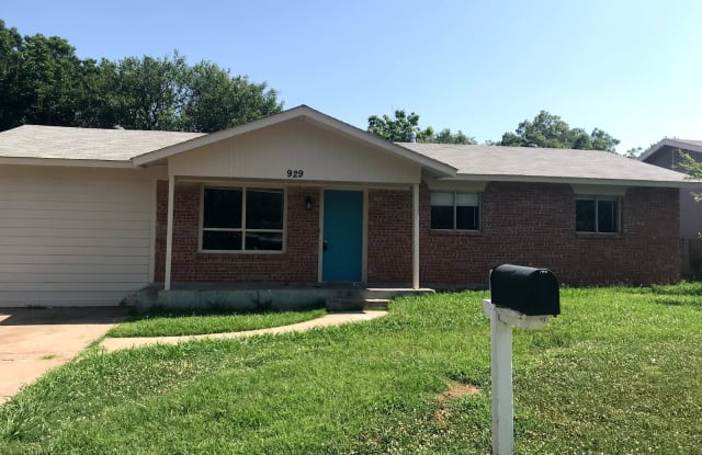 929 Astoria Avenue - 929 Astoria Street, Moore, OK 73160