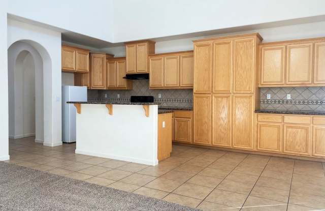 Spacious 3/2.5 ready to be called home!!!! Gallery 4