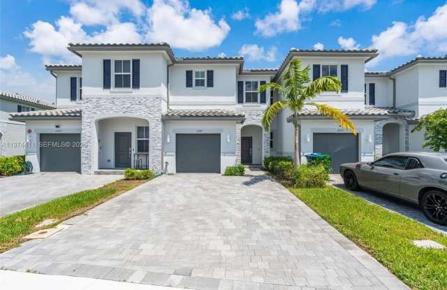 11927 NW 46th St photos photos