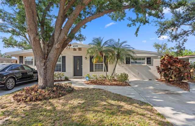 4339 WALLACE CIRCLE photos photos