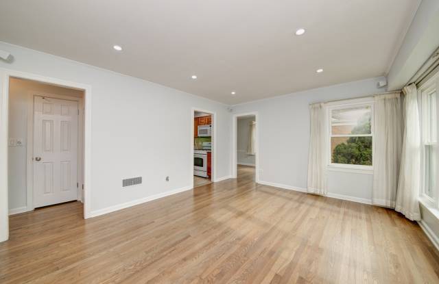 384 S Wolf Road S Gallery 4