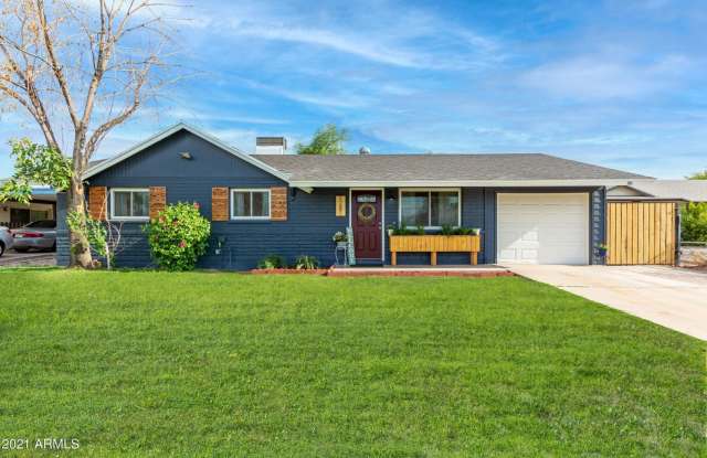 Updated Tempe home with stylish finishes and entertainer's backyard! photos photos