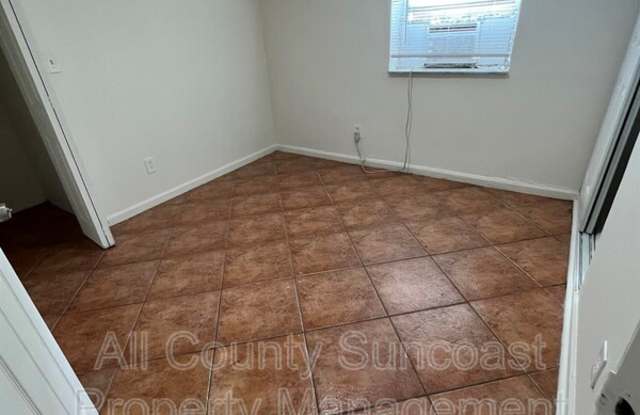 2621 40th Ave N Unit A Gallery 4