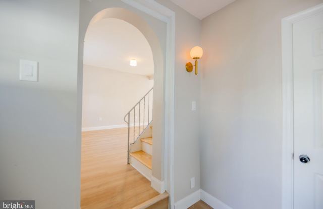 202 N ABERDEEN Avenue Gallery 2