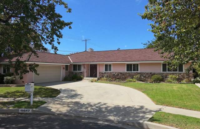For Lease! Spacious 4 Bedroom, 2 1/2 Bathroom, Northridge Home! Ready for Move-In! Gallery 4