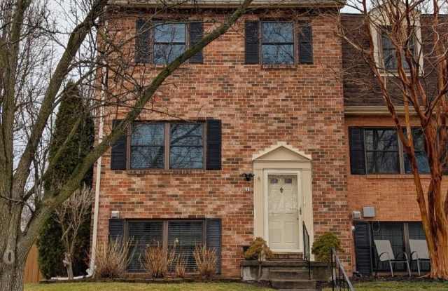 33 BADGER GATE Court photos photos