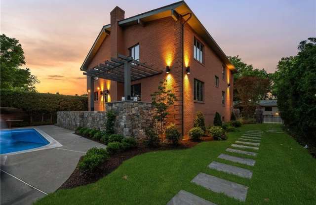 14 Maxcy Drive Gallery 2
