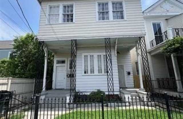 1315 PENISTON Street photos photos