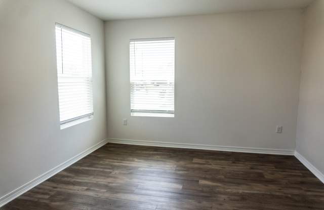 4892 Kensington Lane Gallery 3