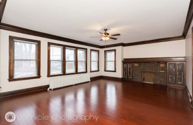 4414 North Maplewood Avenue Gallery 4