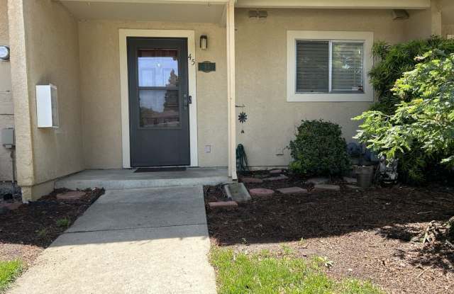 2 Bedroom, 1.5 Bath 1,080 Square Foot Condo photos photos
