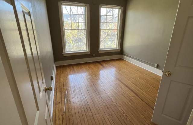 1419 S Main Gallery 4