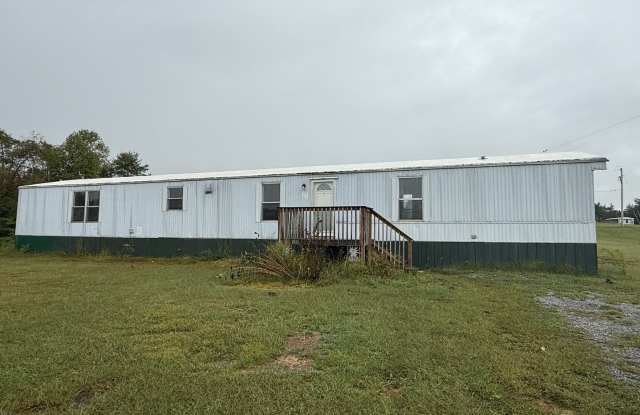 3 Bedroom 2 Bathroom Mobile Home Located in Greeneville, TN - 1030 Millers Chapel Road, Greene County, TN 37745