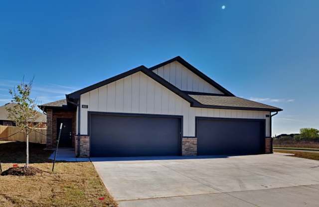 Luxury 3 Bedroom 2 Bathroom Duplex with 2 Car Garage in Piedmont Schools (Neighborhood Park/Basketball Court) photos photos