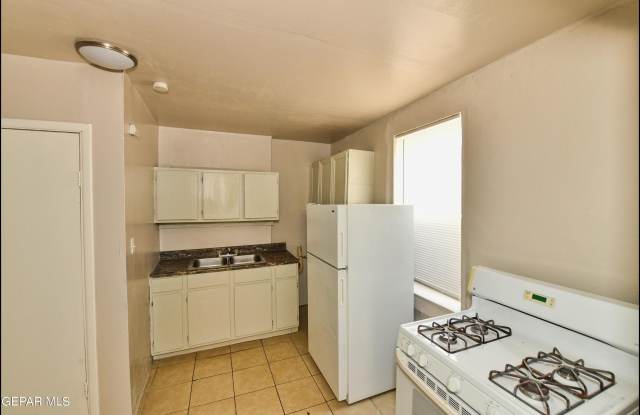 912 Park Street unit: Rear photos photos