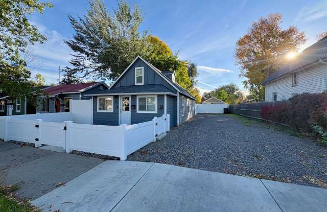 Updated 3 Bedroom 1 Bathroom Home! Gallery 1