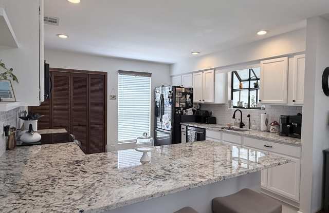 1671 HOLLY OAKS LAKE Road E Gallery 4
