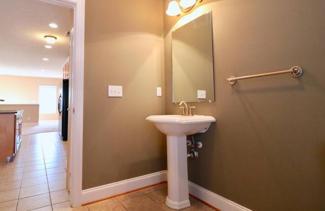102 Northwynd Circle - 1Unit B Gallery 3