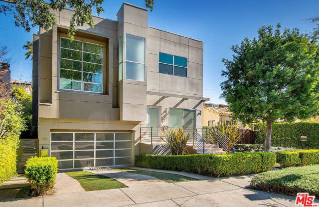 714 WESTBOURNE Dr Gallery 2