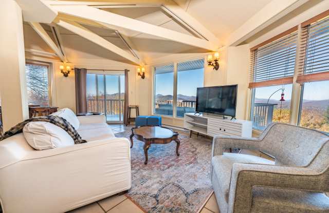Two Bedroom with Breathtaking Views Overlooking Blue Ridge Mountains Gallery 3