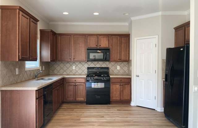 Beautiful Townhome near downtown Cumming Gallery 4